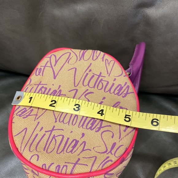 Victoria’s Secret i love you handbag - Picture 9 of 12